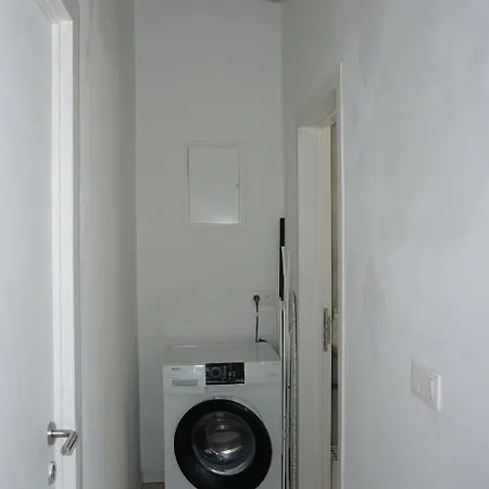 Roosevelt Apartments. * Antwerp